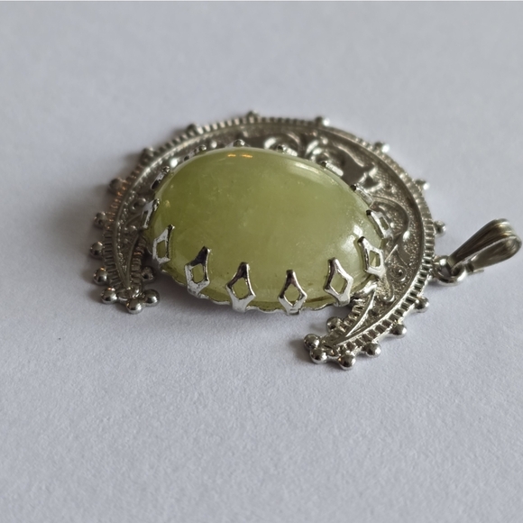 Vintage crescent moon pendant silver tone lemon yellow stone eclipse - Picture 7 of 10